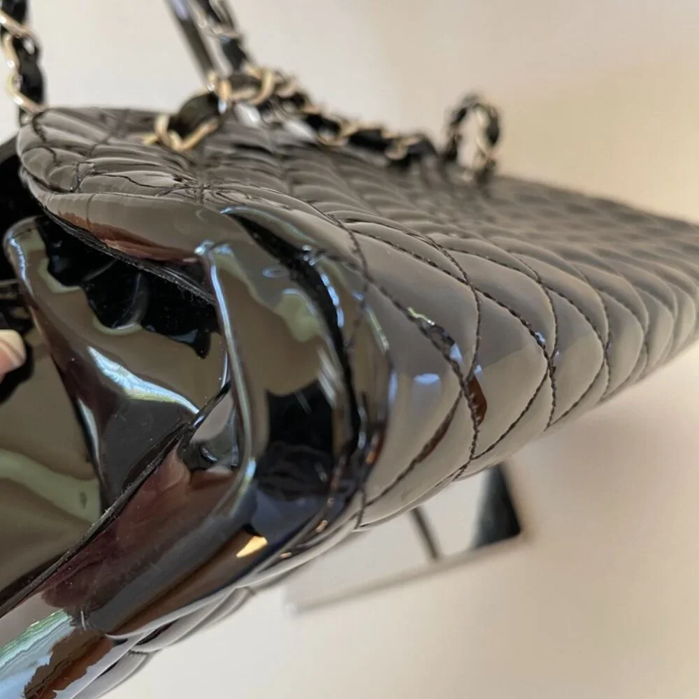 Chanel Black Vernis Matelasse - Black Patent Women's Shoulder Bag (108861)